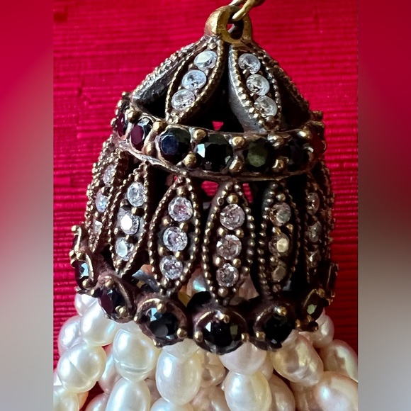 *NWOT* Beautiful Tabelina Onyx and Pearl Tassel Necklace - Picture 4 of 8